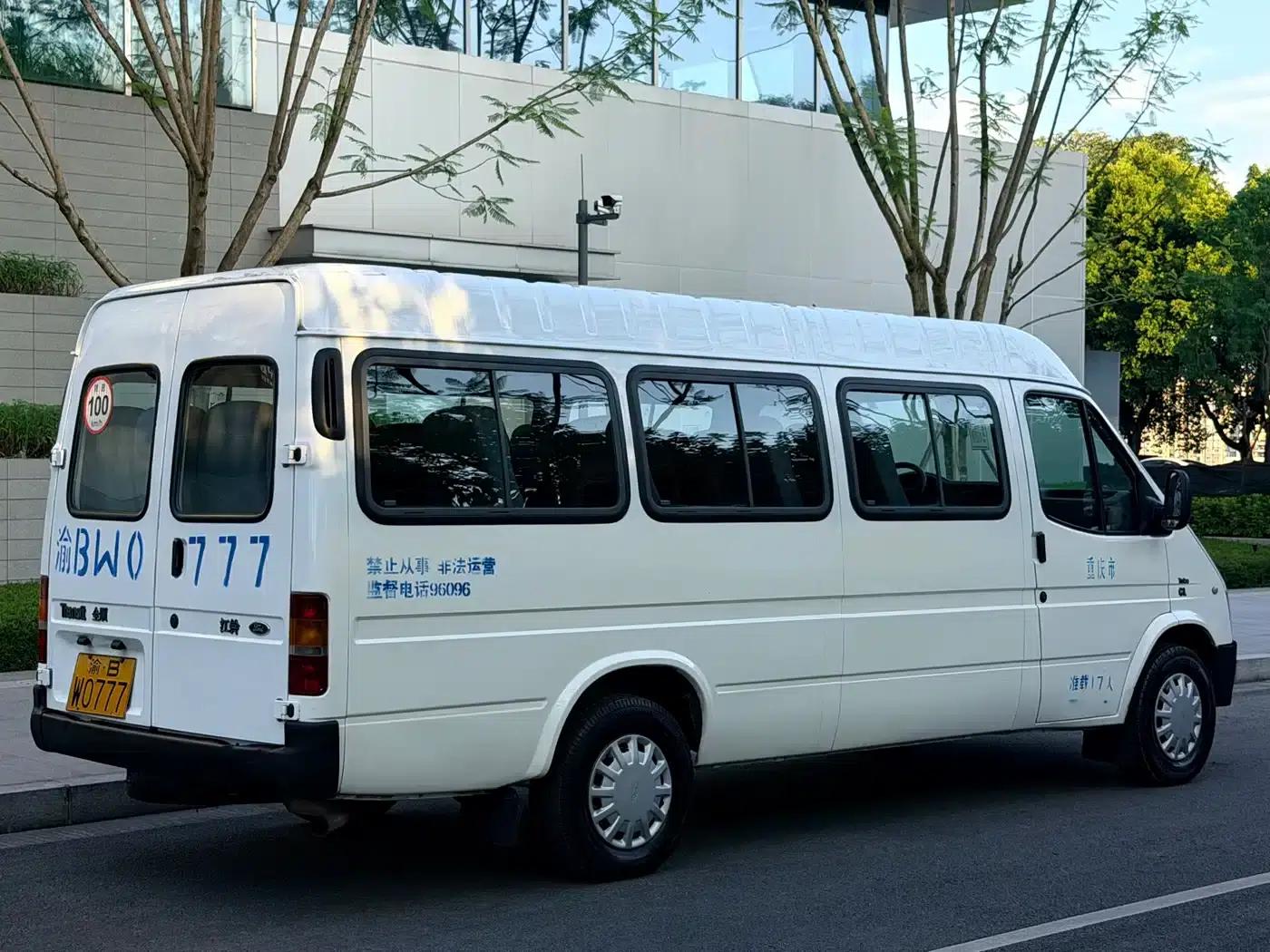 Classic Ford Transit 2016 Model 2.8T Extended Wheelbase 17 Seats High Roof Dual Rear Tires Ice White JX493ZLQ4 — миниатюра 10