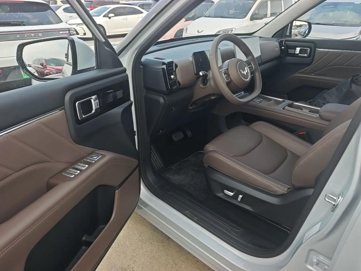 Wuling Xingguang 560 New Energy 2026 Model, Plug-in Hybrid, 125 km, Luxury Version — миниатюра 23