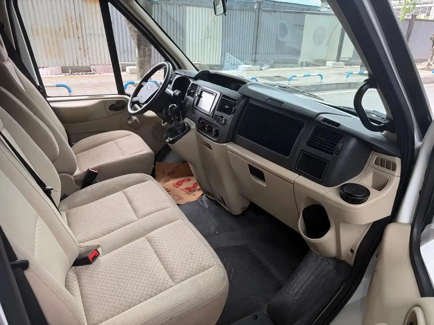 New Generation Ford Transit 2015 2.4T Van, Long Wheelbase, 3 Seats, Mid-Roof — миниатюра 5
