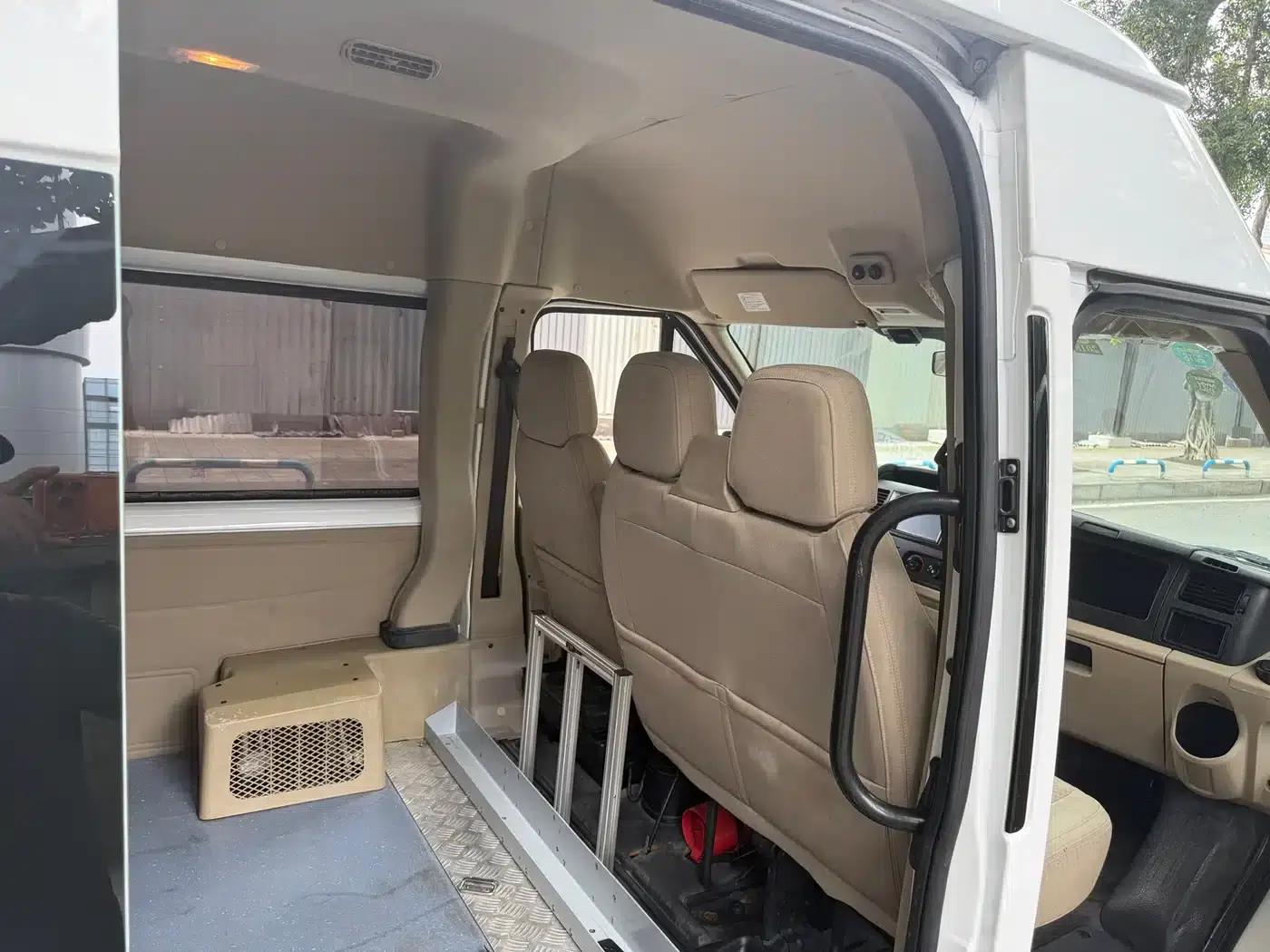 New Generation Ford Transit 2015 2.4T Van, Long Wheelbase, 3 Seats, Mid-Roof — миниатюра 7