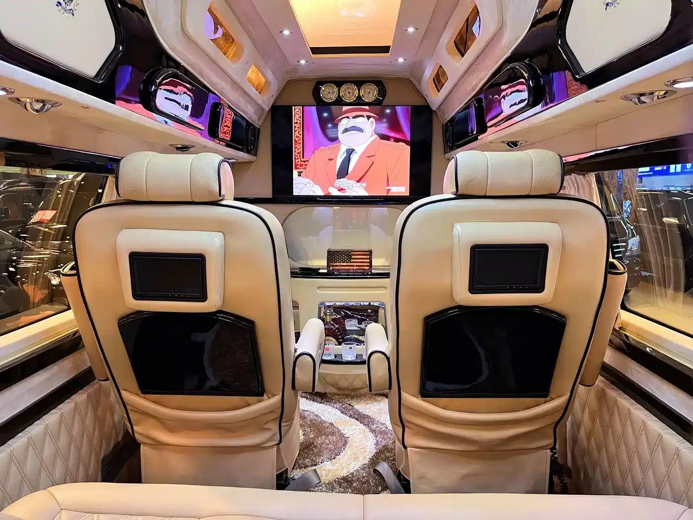 2011 Ford E350 5.4L Standard Yacht Edition — миниатюра 19