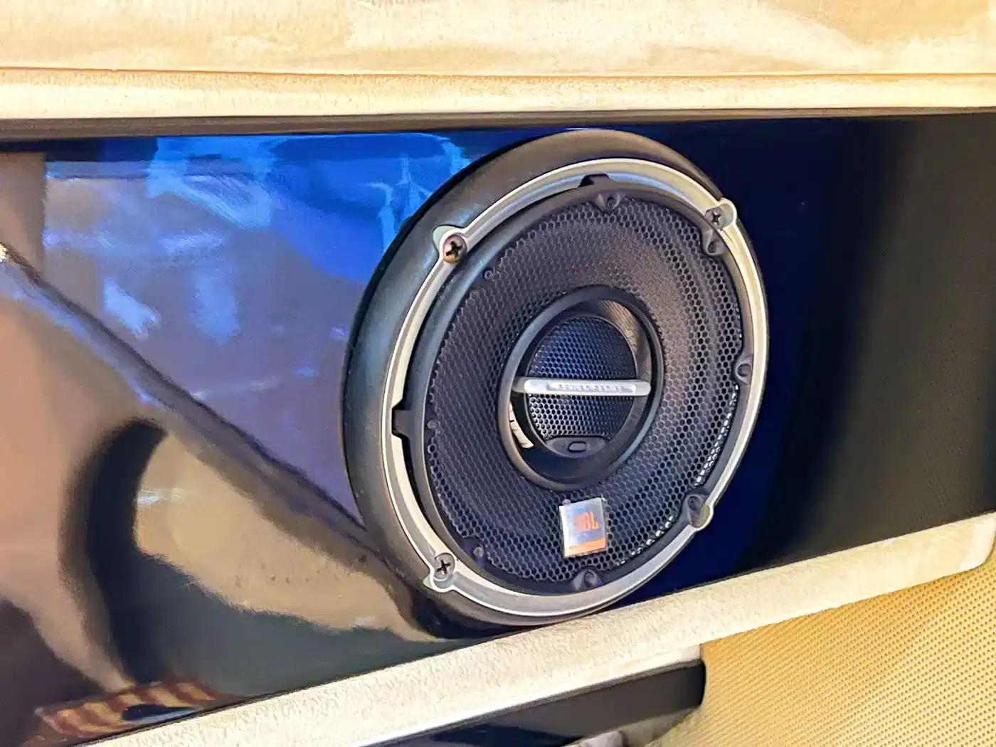 2011 Ford E350 5.4L Standard Yacht Edition — миниатюра 20