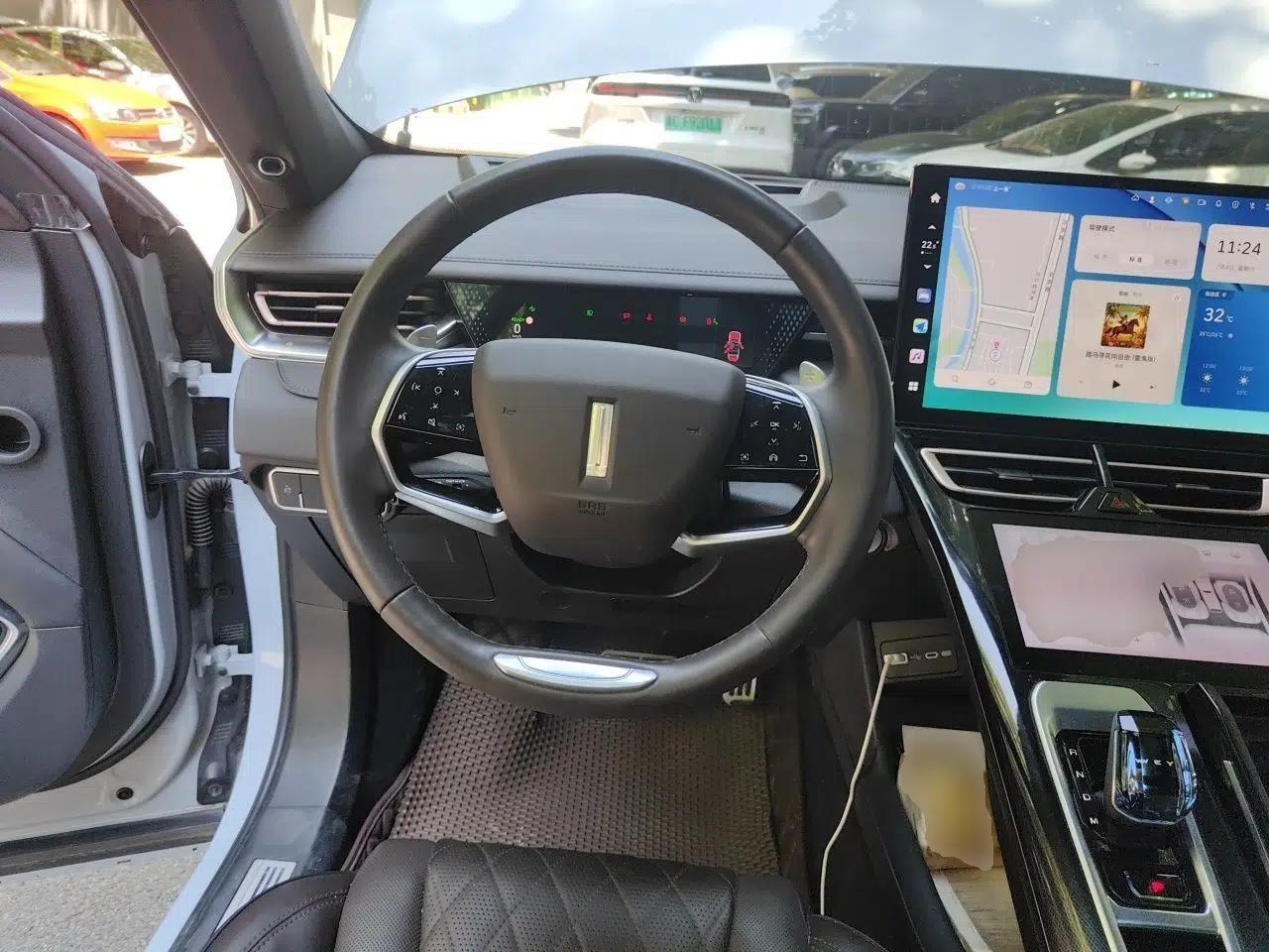 Wey Mocha 2021 2.0T Two-Wheel-Drive Premium Edition — миниатюра 10