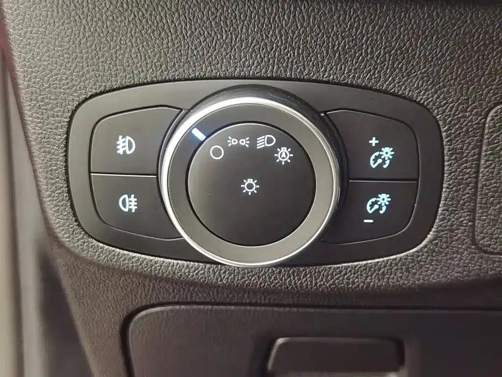 2020 Ford Focus Active EcoBoost 180 Automatic Sport Edition — миниатюра 21