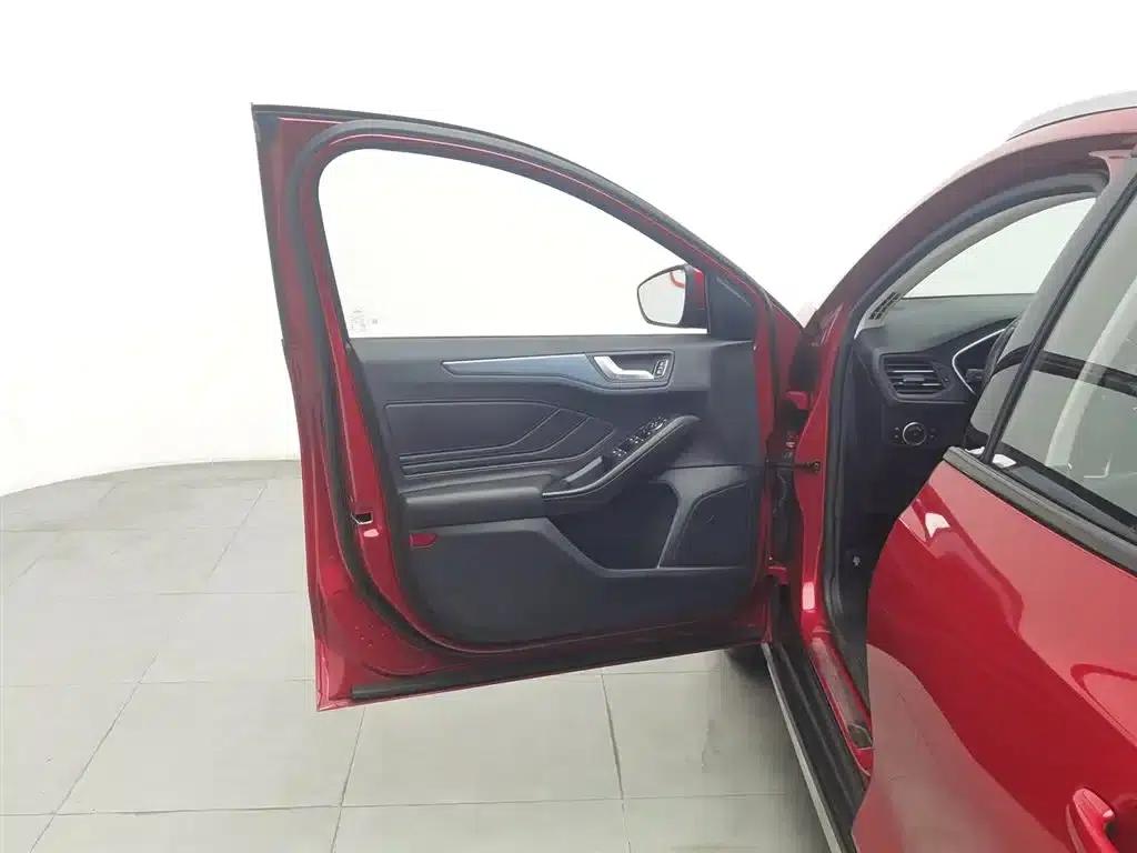 2020 Ford Focus Active EcoBoost 180 Automatic Sport Edition — миниатюра 8