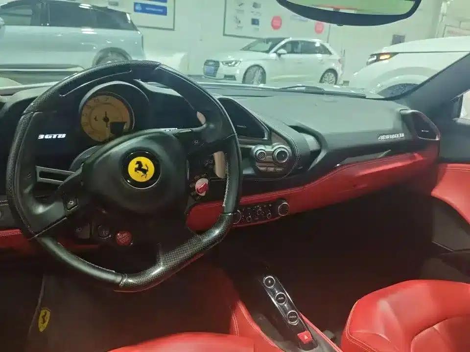 2015 Ferrari 488 GTB — миниатюра 4
