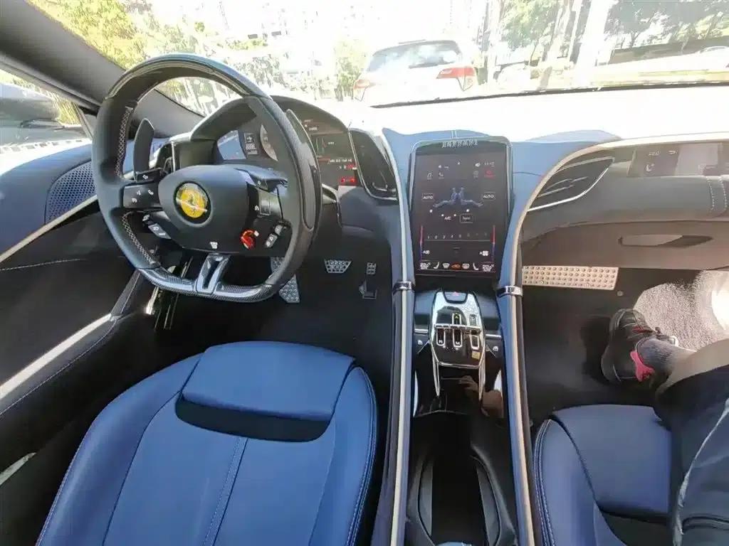 Roma 2020 3.9T V8 — миниатюра 4