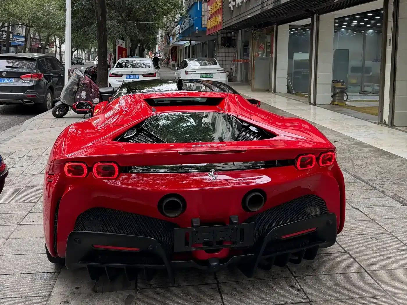 SF90 2020 3.9T V8 Stradale — миниатюра 2