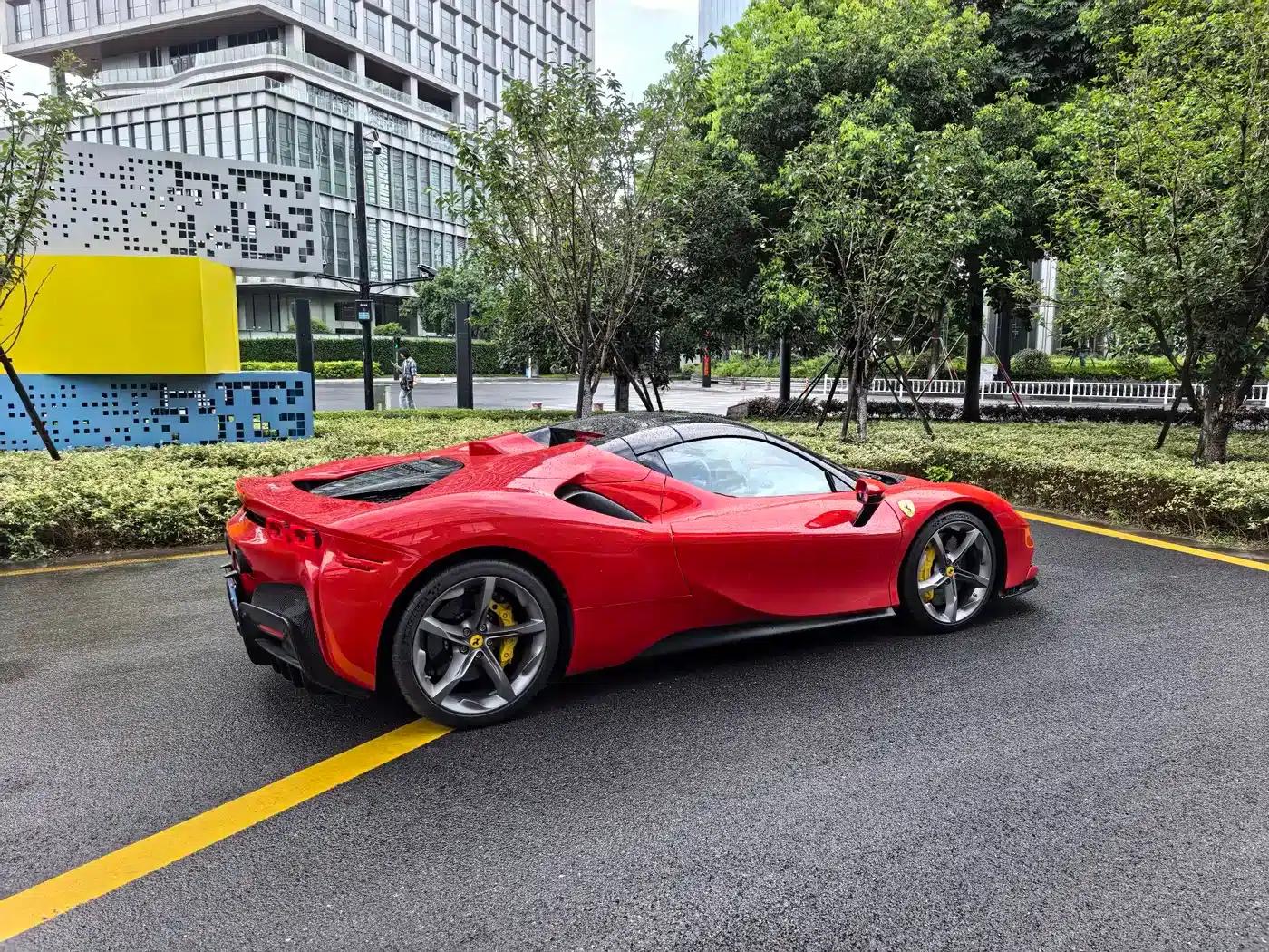 SF90 2021 3.9T V8 Spider — миниатюра 5