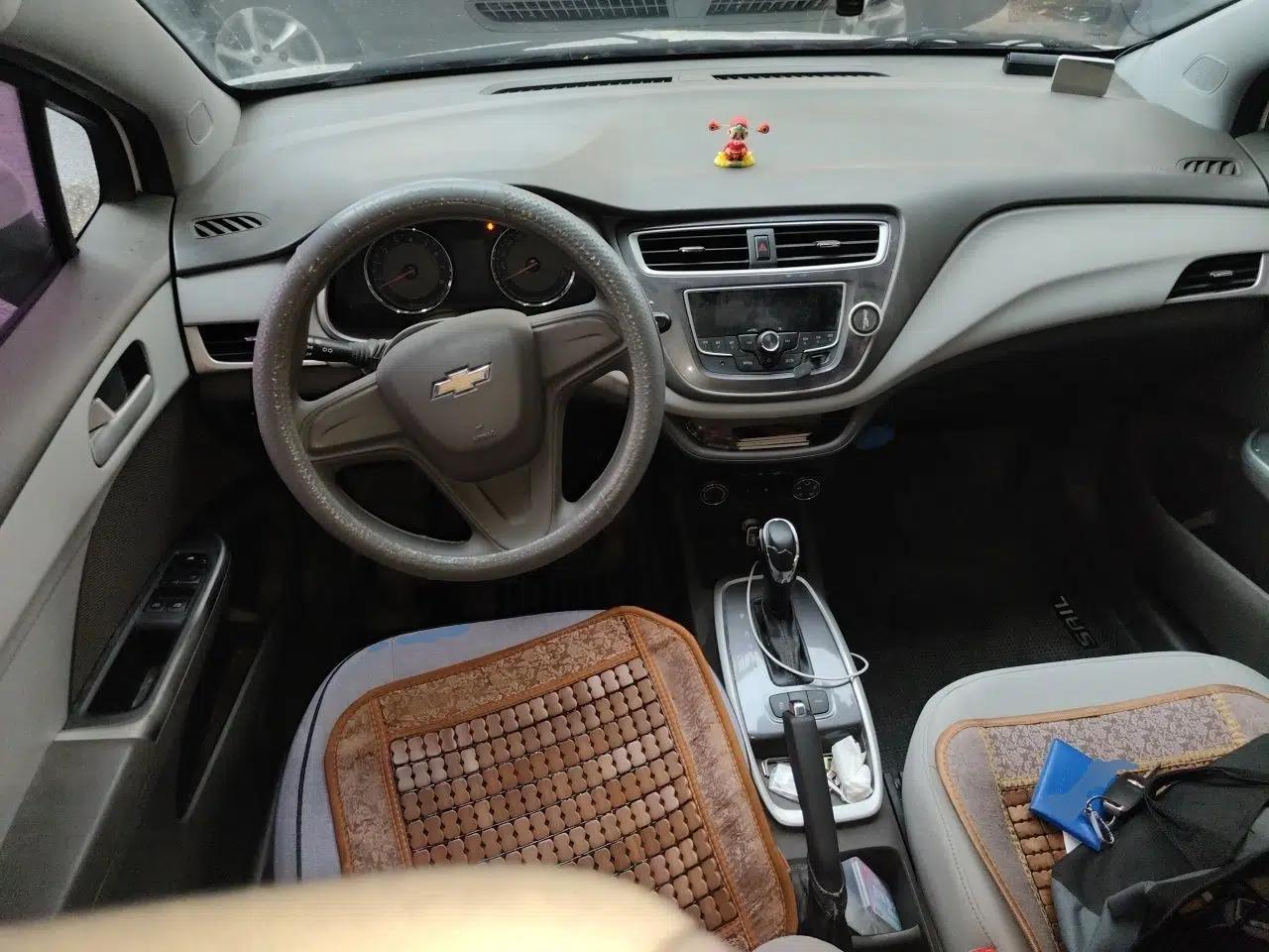 Chevrolet Lova RV 2016 1.5L Automatic Comfort Edition — миниатюра 9