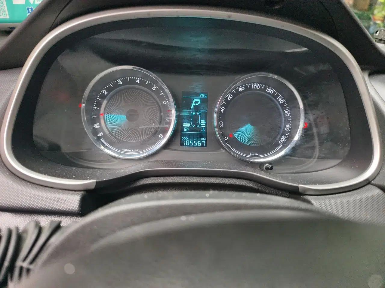 Chevrolet Lova RV 2018 1.5L Automatic Smart Drive Model — миниатюра 12