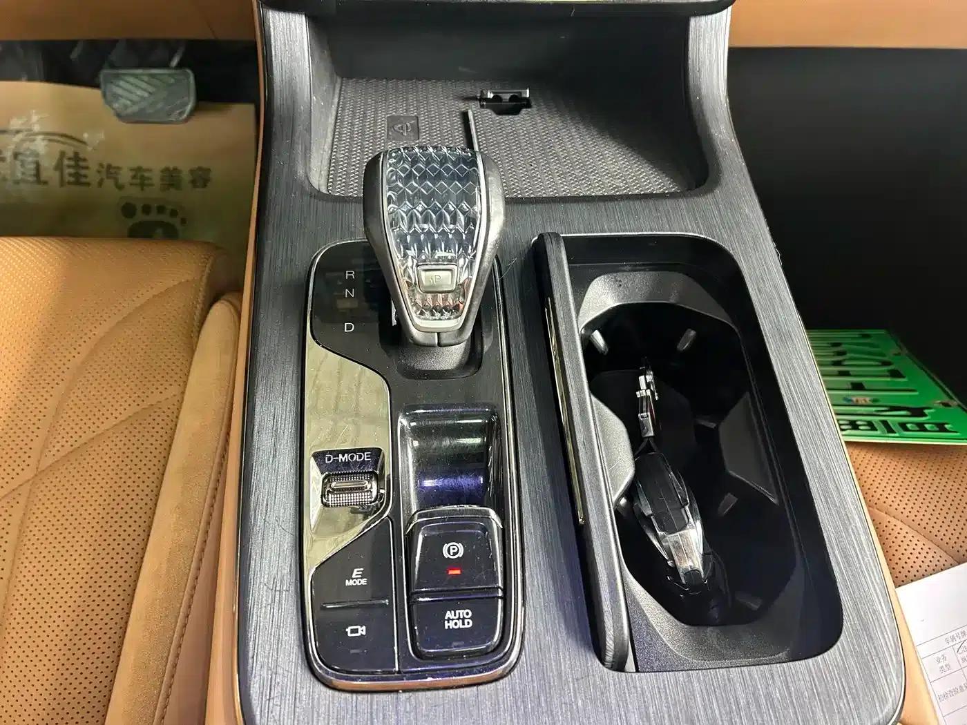 Trumpchi ES9 2024 PHEV 143km Max — миниатюра 10