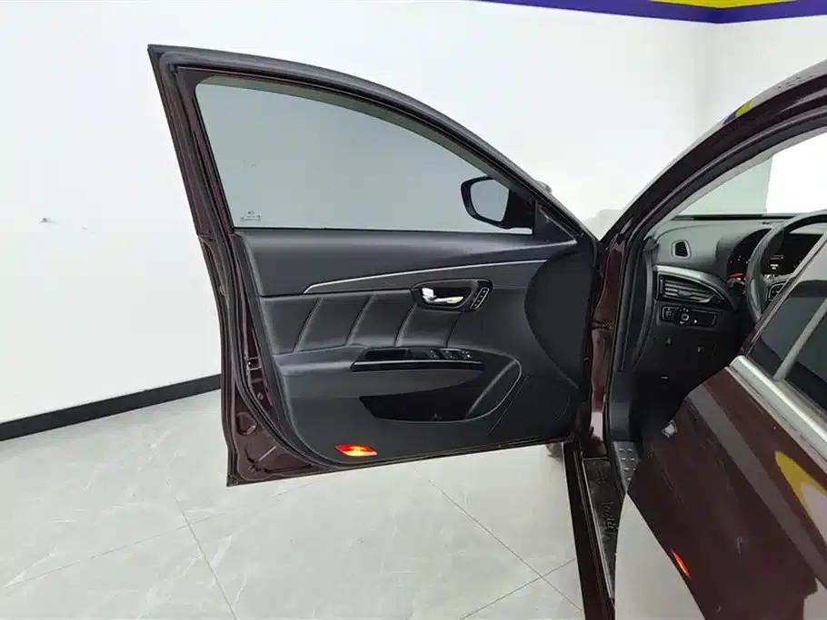 Trumpchi GA6 2016 235T DCT Luxury Edition — миниатюра 7