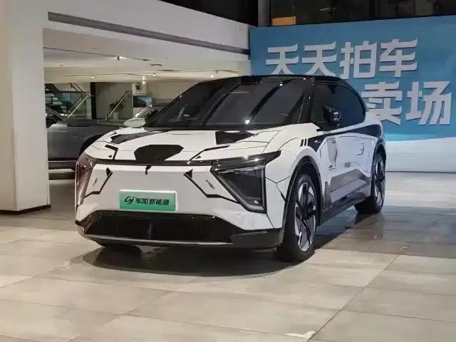 HiPhi Y 2023 560km Elite Edition — миниатюра 1