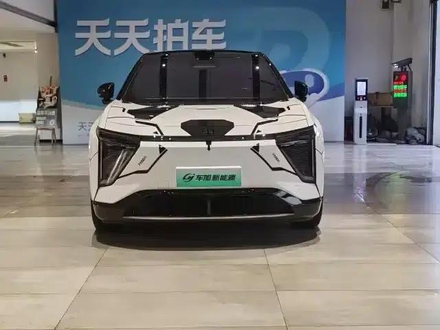 HiPhi Y 2023 560km Elite Edition — миниатюра 2