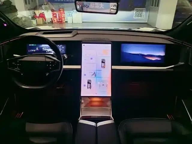 HiPhi Y 2023 560km Elite Edition — миниатюра 6