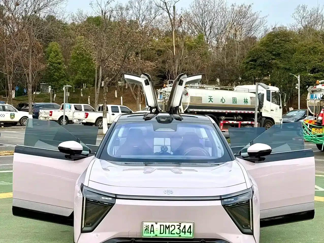 HiPhi Y 2023 560km Pioneer Edition — миниатюра 2