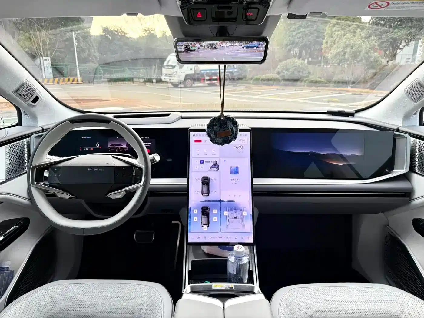 HiPhi Y 2023 560km Pioneer Edition — миниатюра 5