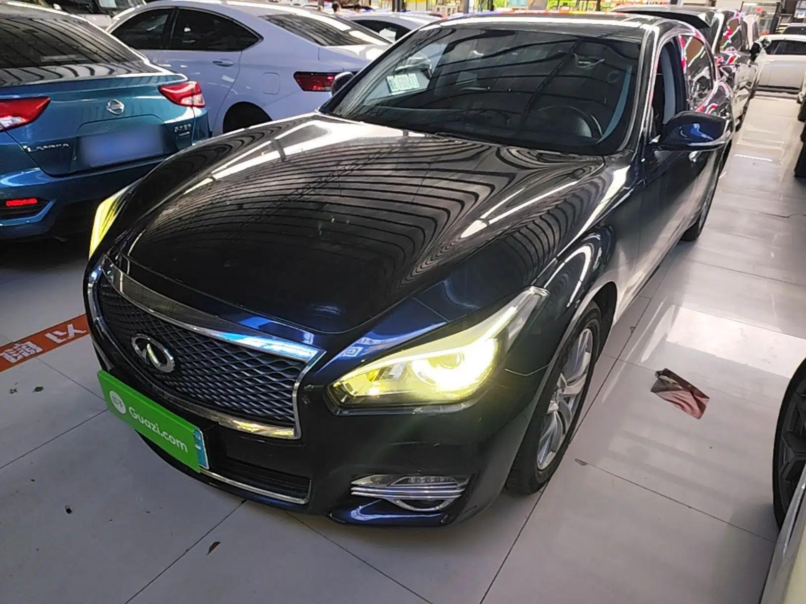 Infiniti Q70 2015 Q70L 2.5L Elite Edition — миниатюра 1