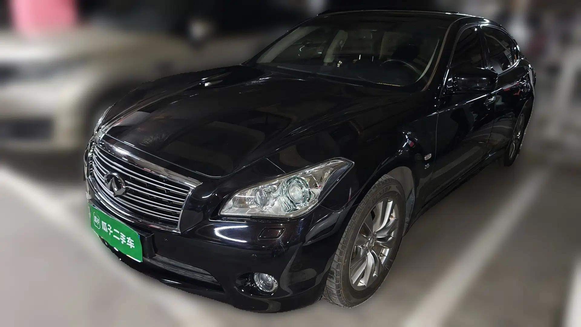Infiniti Q70 2013 Q70L 2.5L Comfort Edition — миниатюра 1
