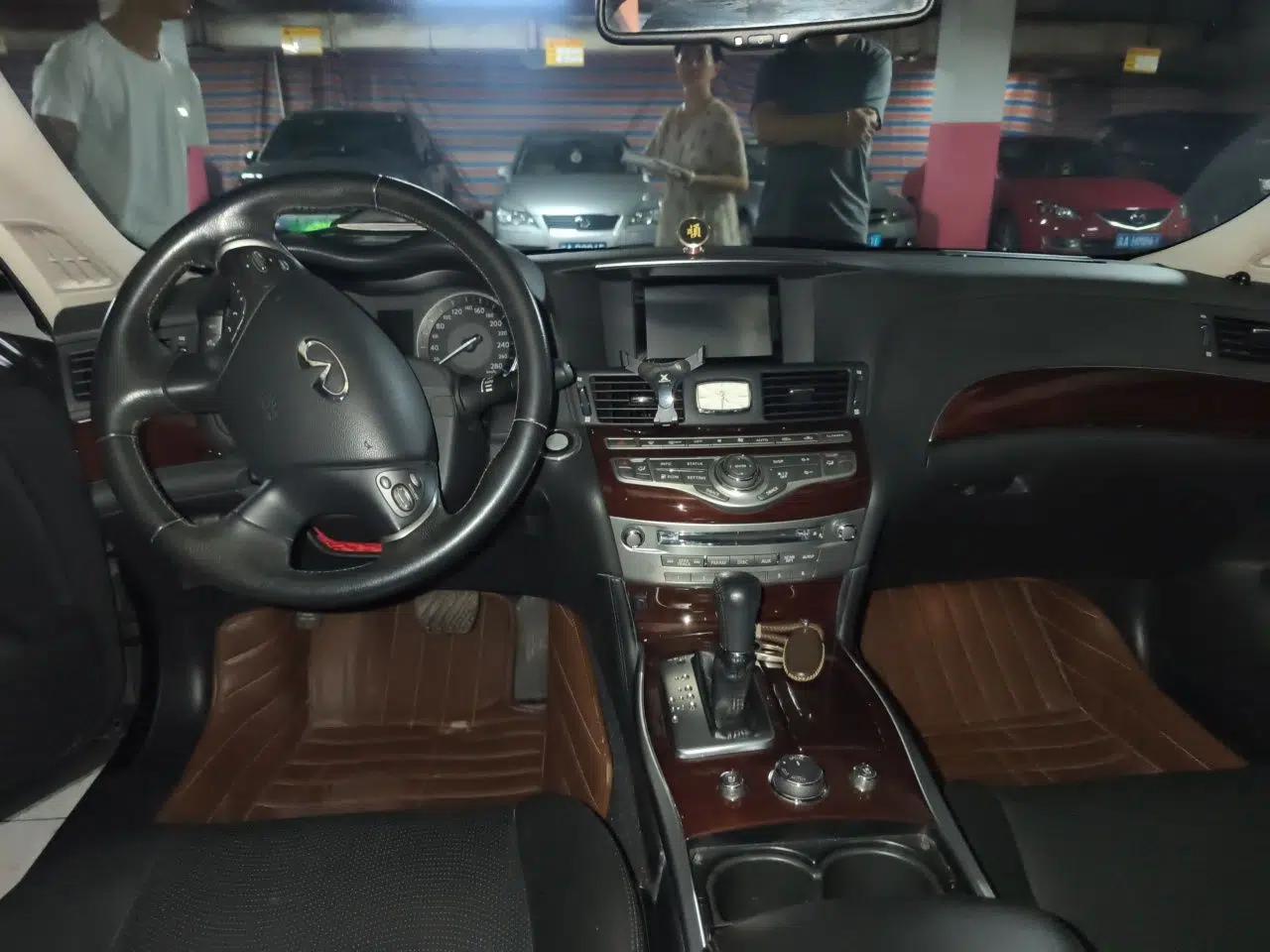 Infiniti Q70 2013 Q70L 2.5L Comfort Edition — миниатюра 9
