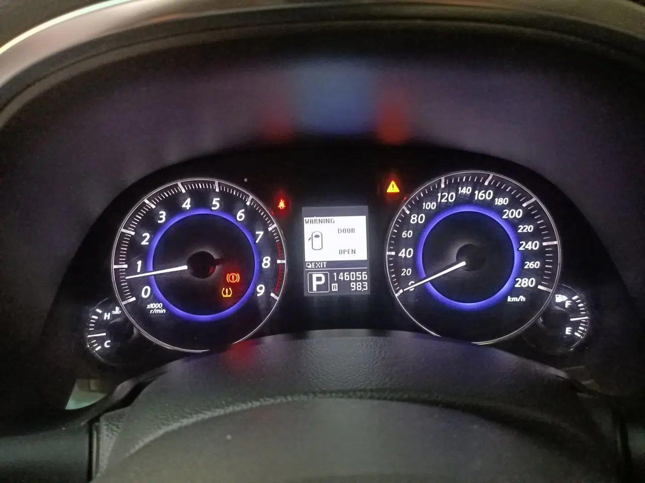 Infiniti QX70 2013 3.7L Standard Edition — миниатюра 11