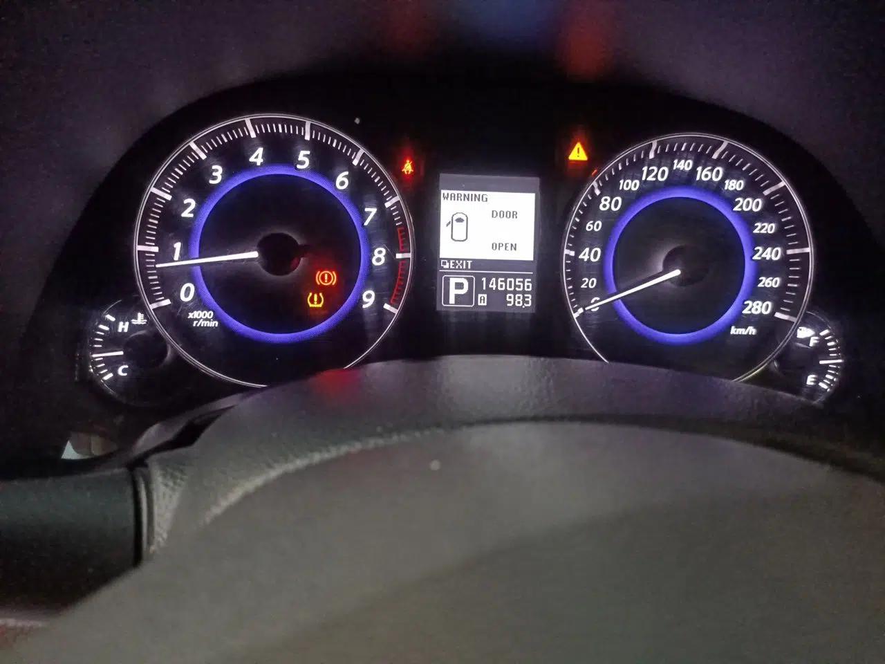 Infiniti QX70 2013 3.7L Standard Edition — миниатюра 12