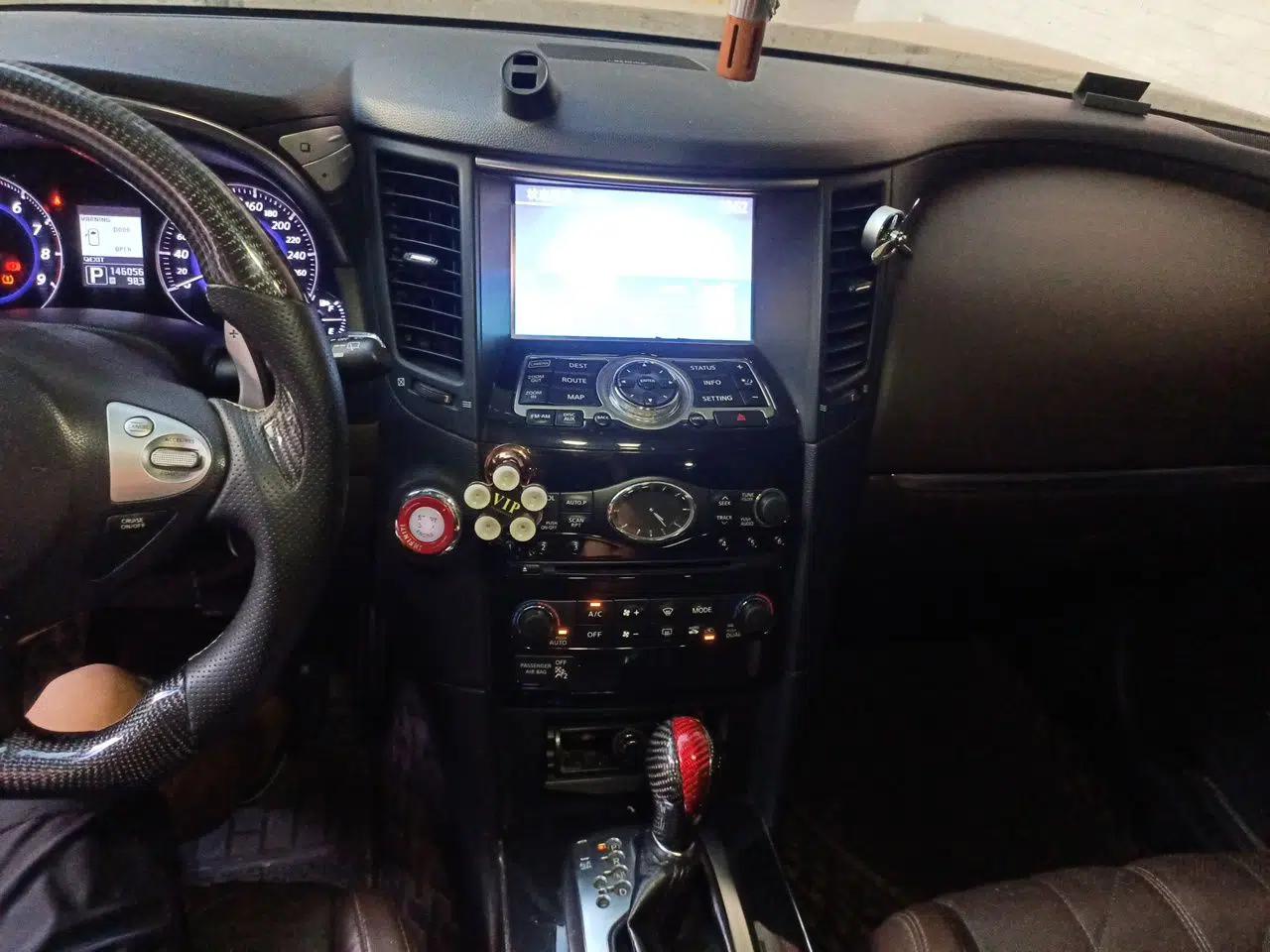 Infiniti QX70 2013 3.7L Standard Edition — миниатюра 13