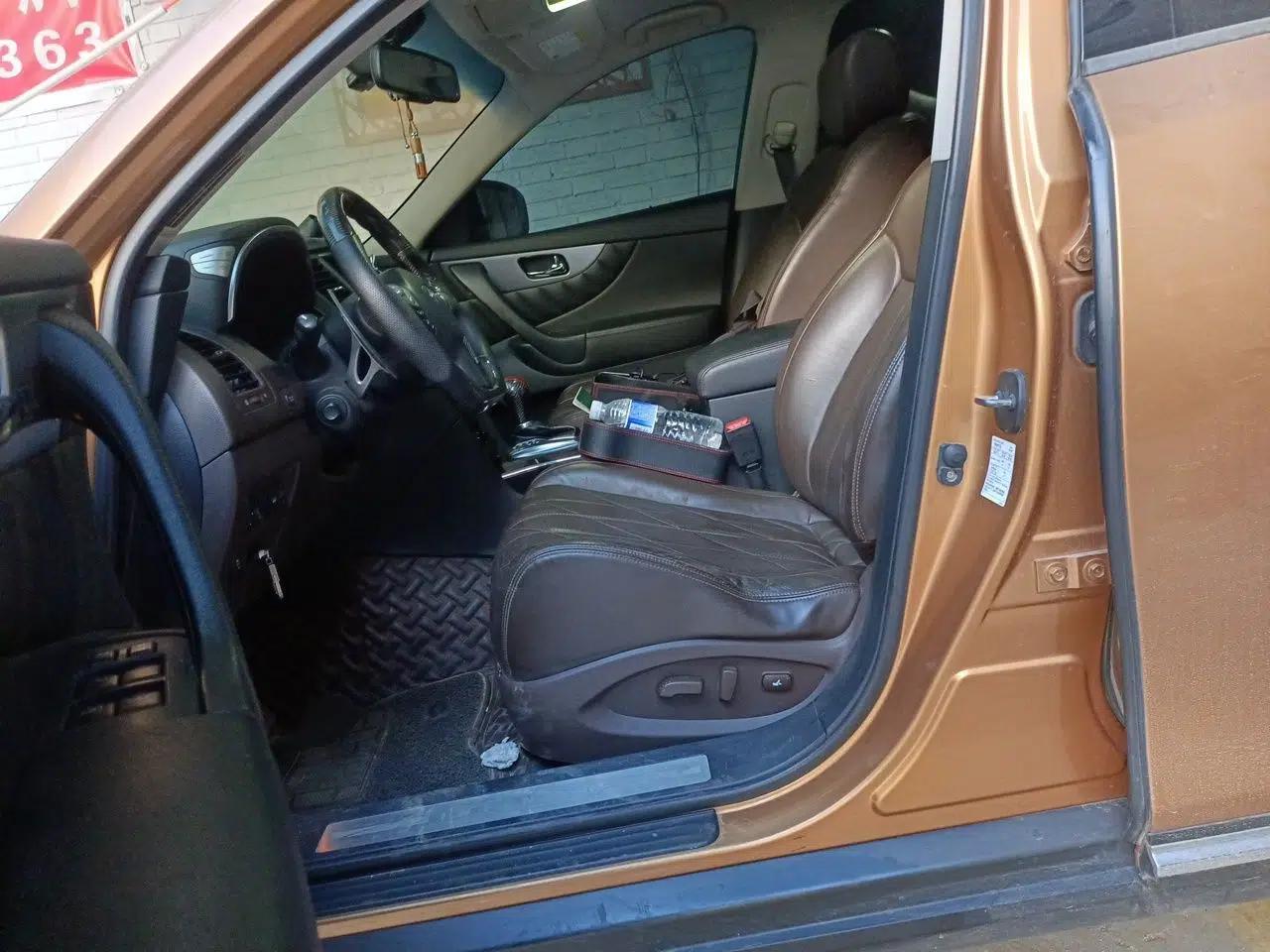 Infiniti QX70 2013 3.7L Standard Edition — миниатюра 15