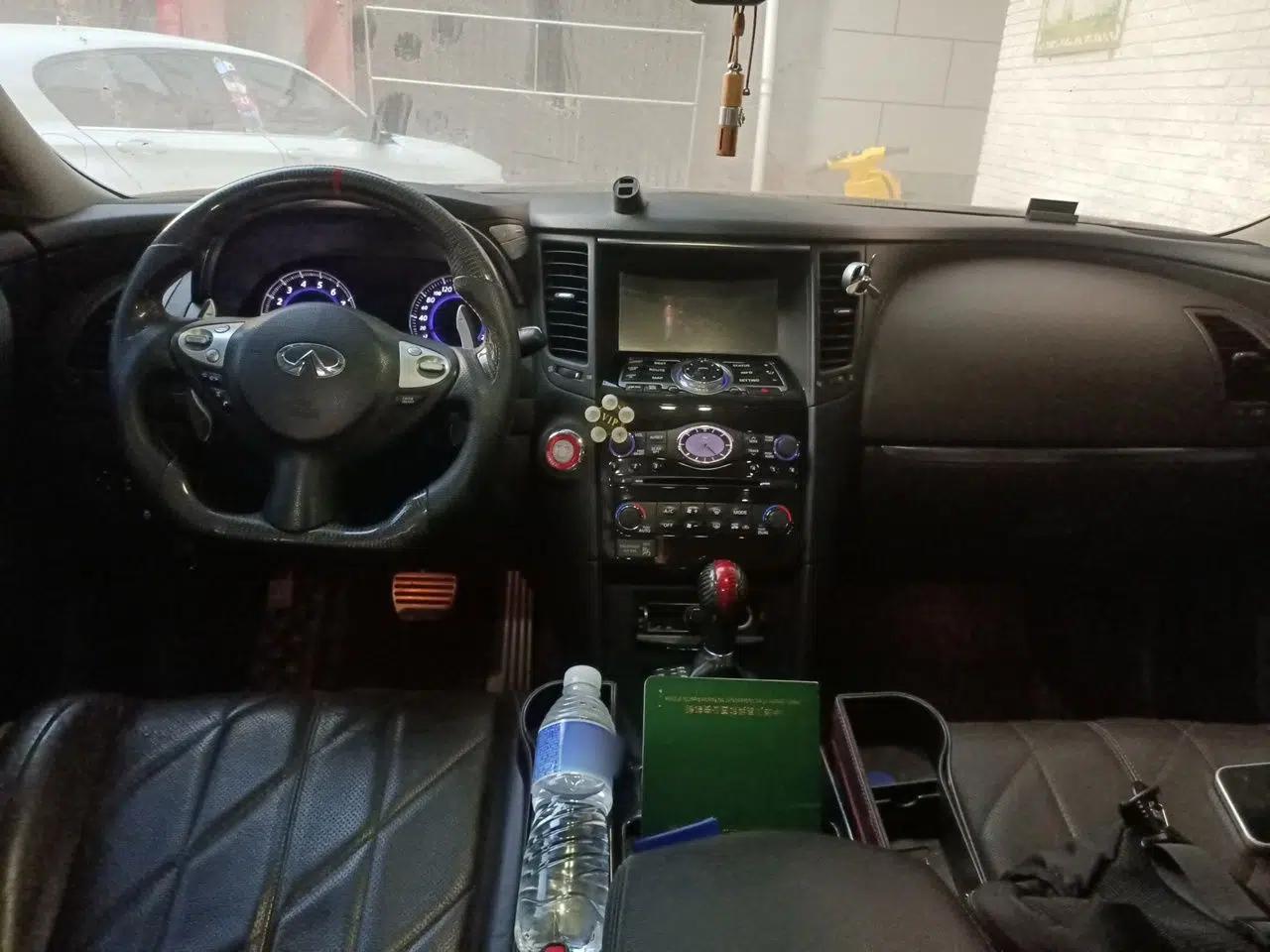 Infiniti QX70 2013 3.7L Standard Edition — миниатюра 9
