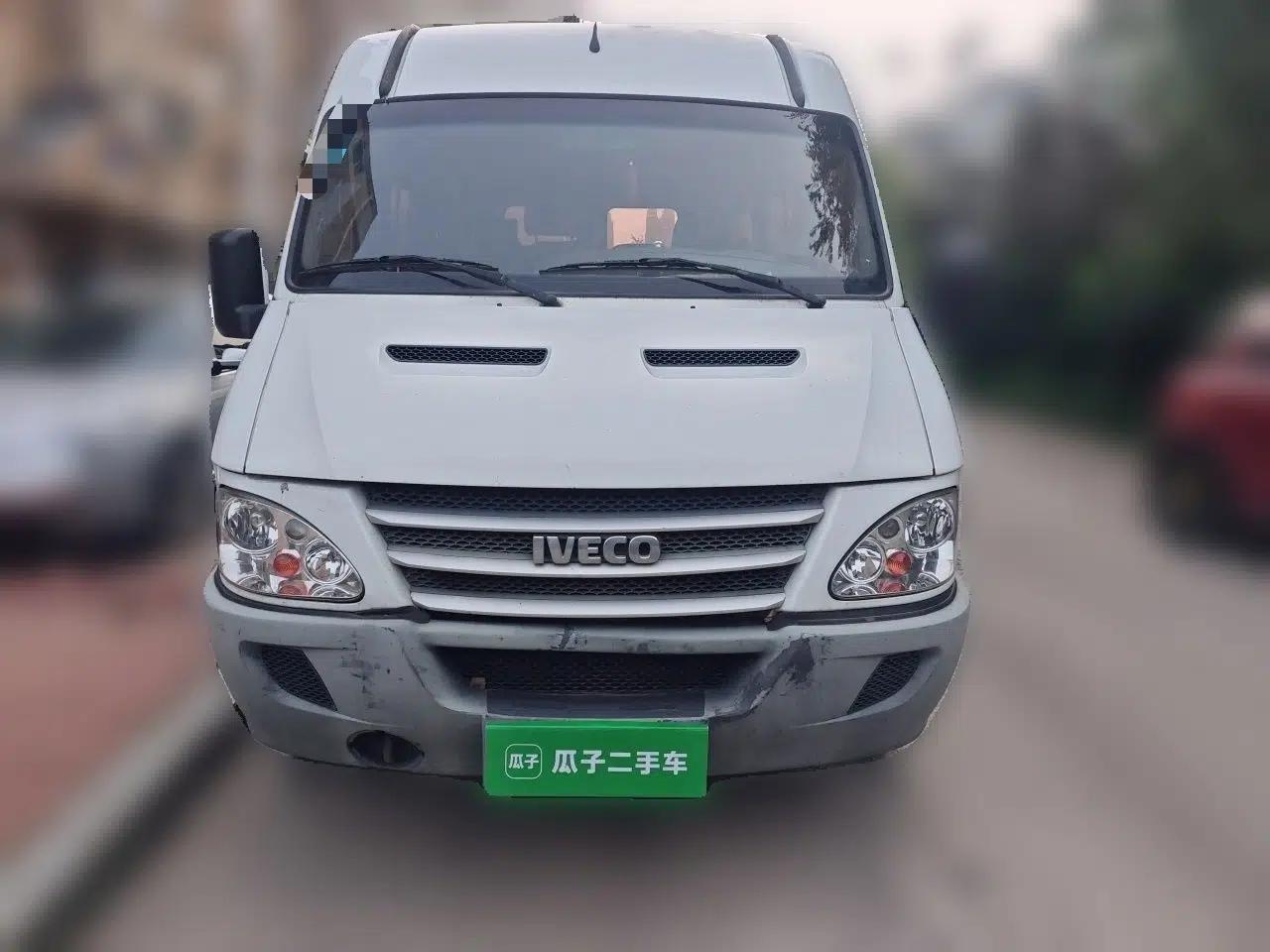Iveco Power Daily 2017 2.5T Classic A37 Mid-Roof 7-Seater Bus 47Z5 — миниатюра 2