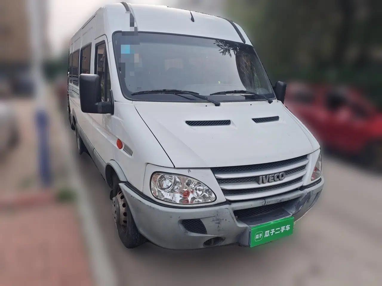 Iveco Power Daily 2017 2.5T Classic A37 Mid-Roof 7-Seater Bus 47Z5 — миниатюра 3