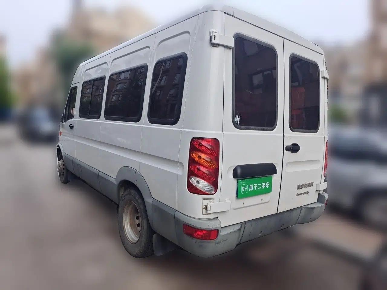 Iveco Power Daily 2017 2.5T Classic A37 Mid-Roof 7-Seater Bus 47Z5 — миниатюра 4