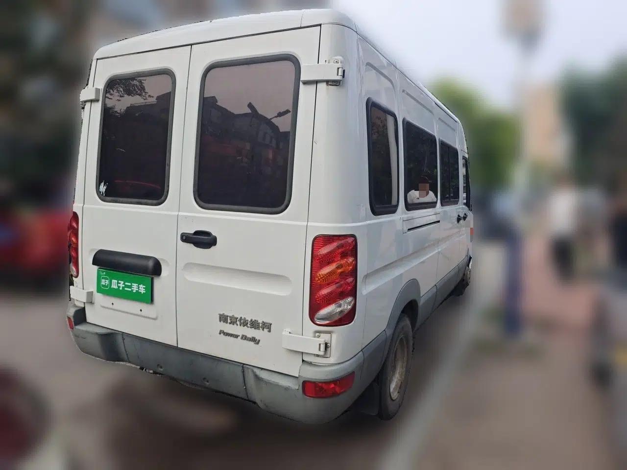 Iveco Power Daily 2017 2.5T Classic A37 Mid-Roof 7-Seater Bus 47Z5 — миниатюра 6