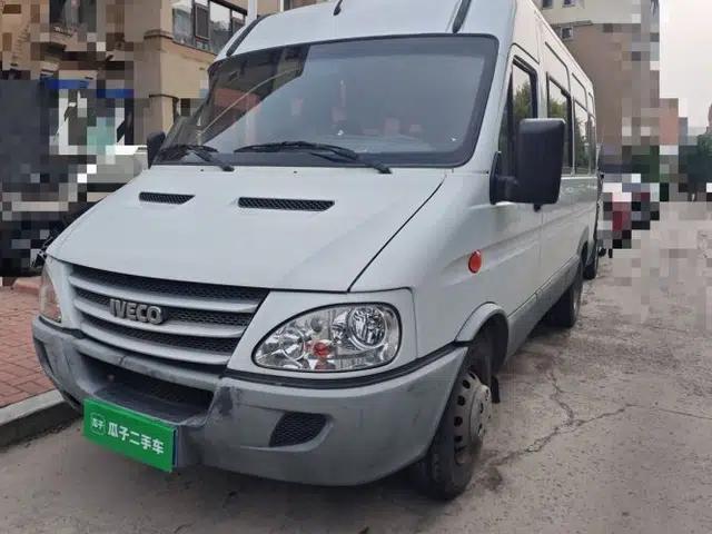 Iveco Power Daily 2017 2.5T Classic A37 Mid-Roof 7-Seater Bus 47Z5
