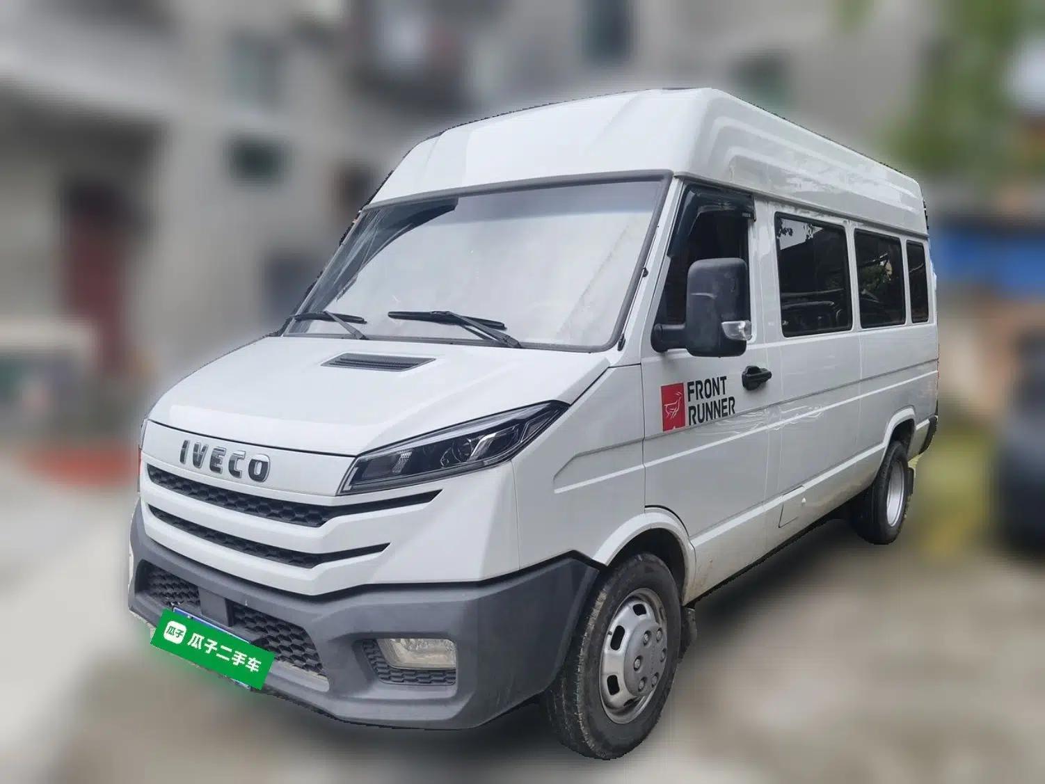 Iveco Daily 2023 2.5T A37M1 Long Wheelbase Mid-Height Dual-Tire Manual Door 5-9 Seater — миниатюра 1