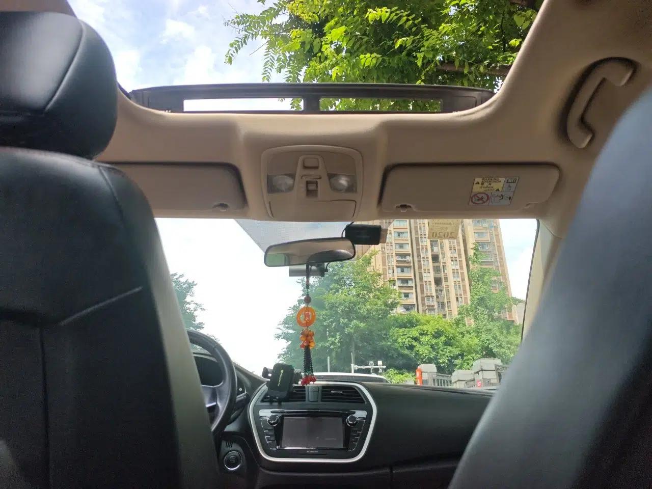 Suzuki S-Cross 2014 1.6L CVT Two-Wheel Drive Elite Version — миниатюра 18
