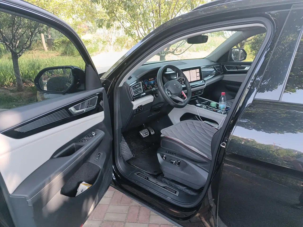 Volkswagen Teramont X 2024 380TSI Four-Wheel Drive Longxiang Edition — миниатюра 16