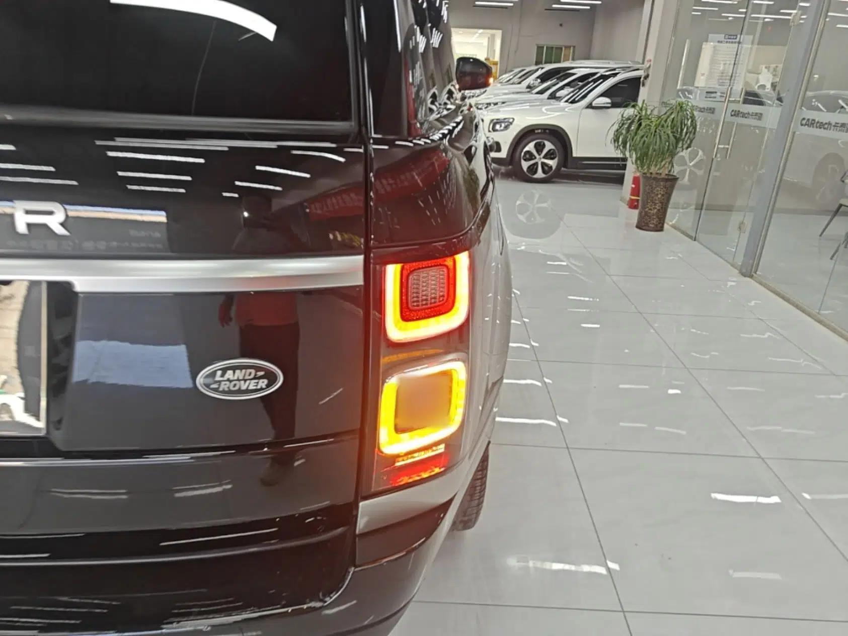 Land Rover Range Vogue 2020 3.0T P360 Gasoline HSE Middle East Version — миниатюра 9