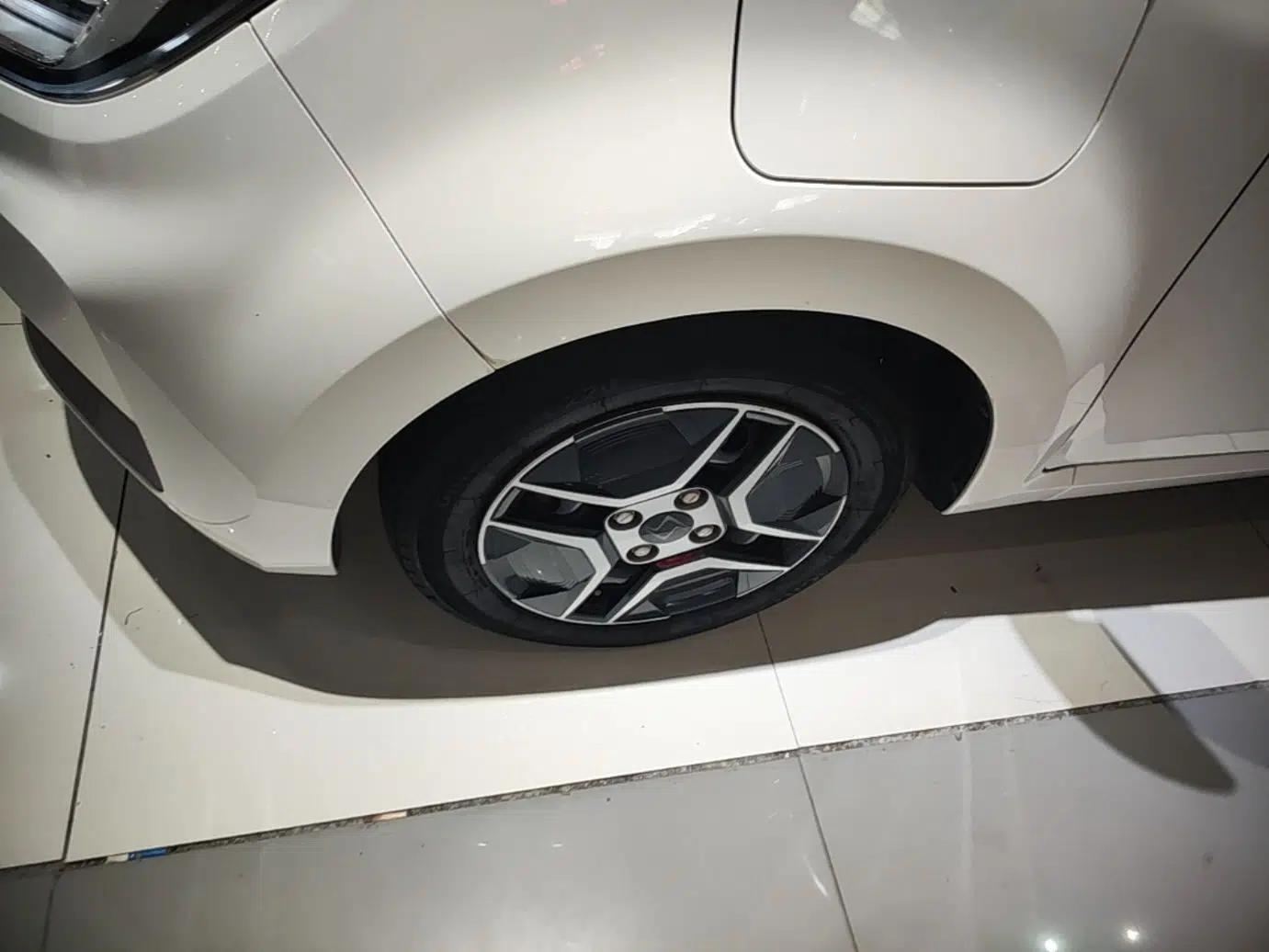 SOL E10X 2021 302 km Range Fashion Edition 31.4 kWh — миниатюра 10
