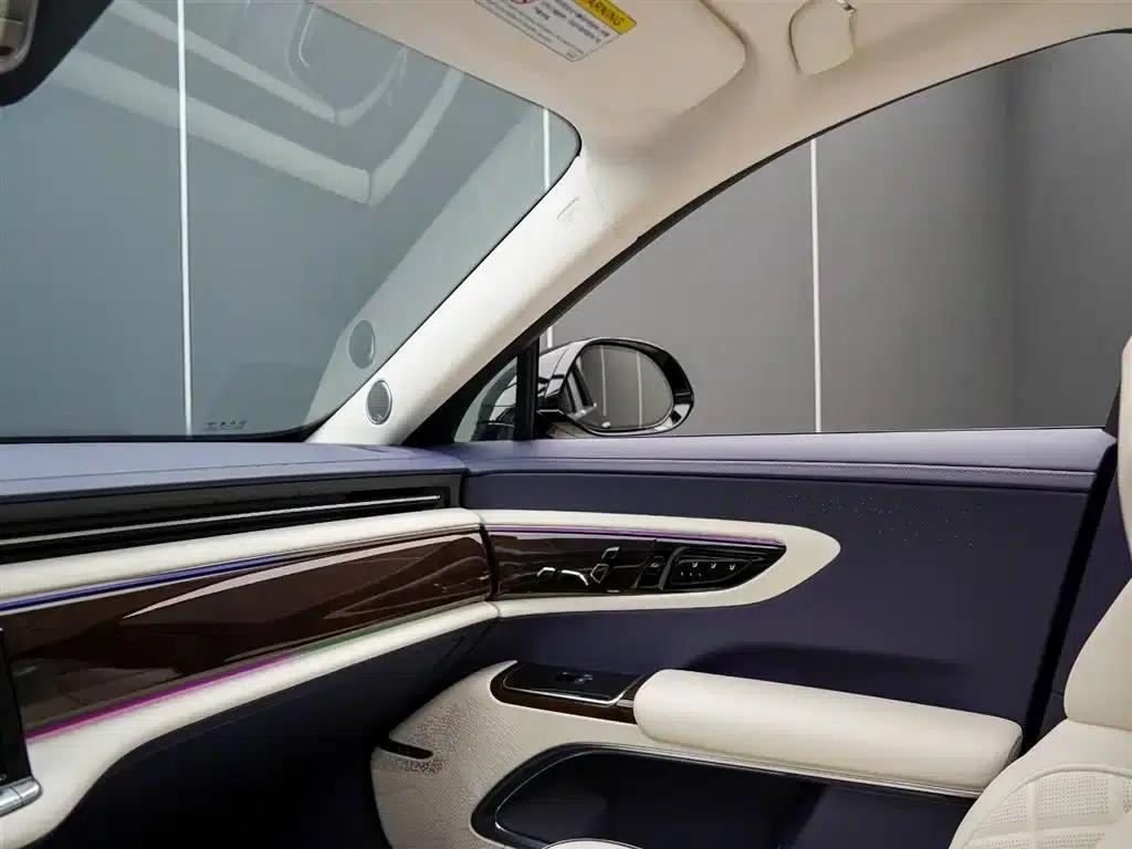 Hongqi Golden Sunflower Elegant 2024 Model 4.0T V8 — миниатюра 23