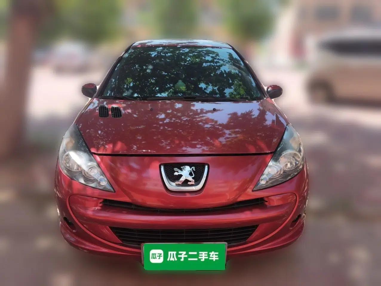 Peugeot 207 2011 Sedan 1.4L Manual Yule Edition — миниатюра 2