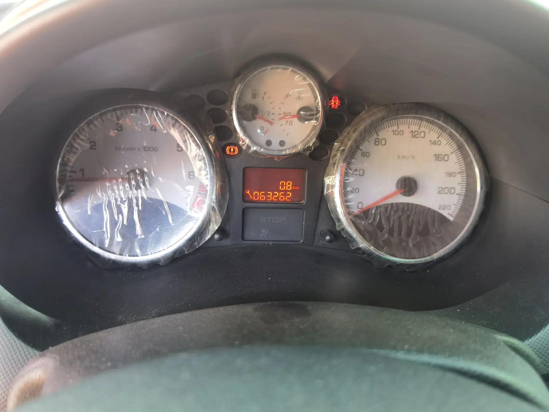 Peugeot 207 2011 Sedan 1.4L Manual Yule Edition — миниатюра 11