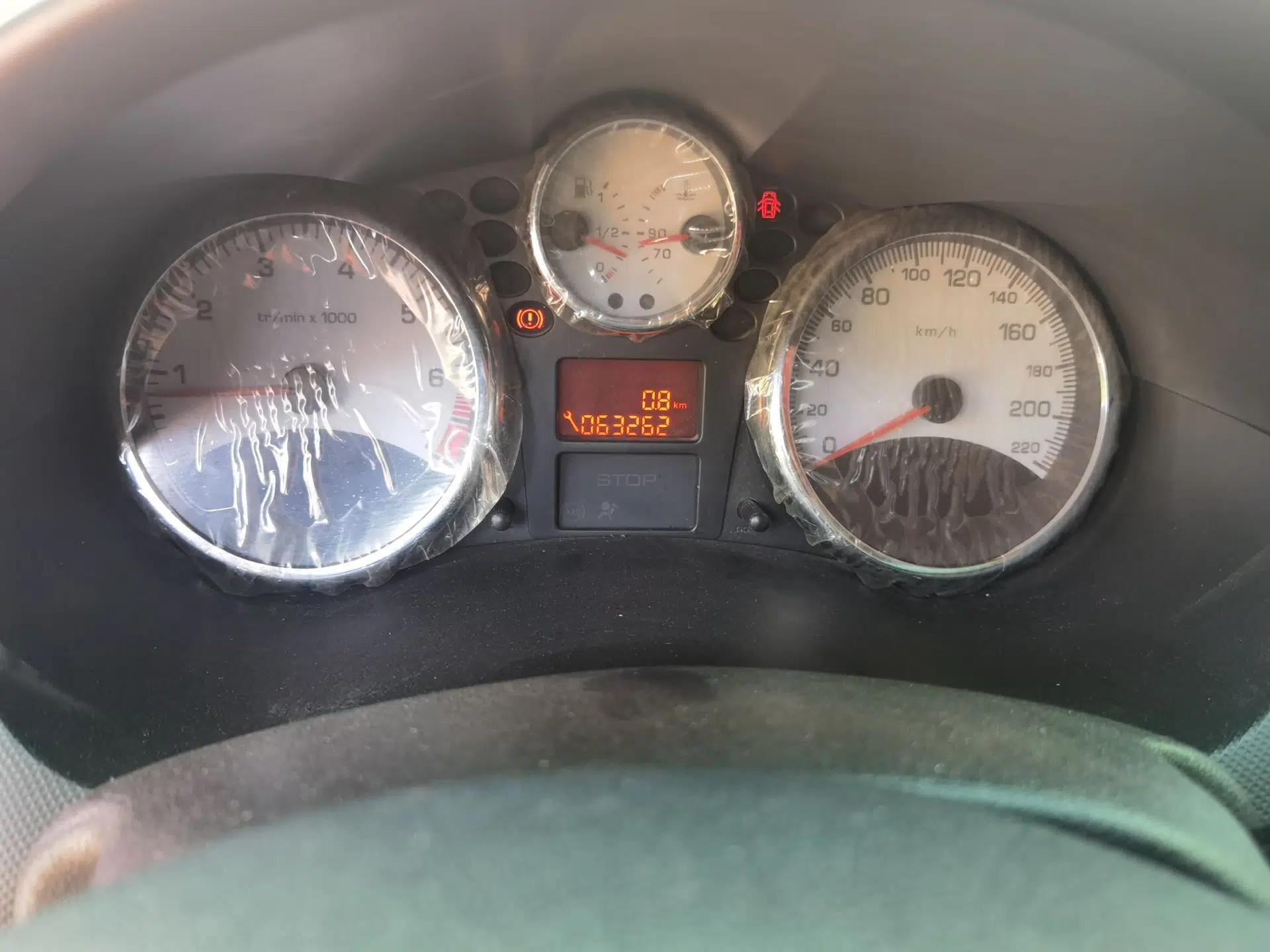 Peugeot 207 2011 Sedan 1.4L Manual Yule Edition — миниатюра 12