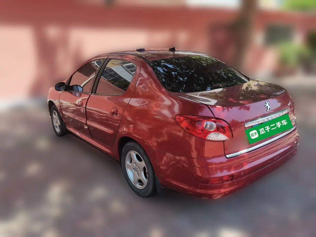 Peugeot 207 2011 Sedan 1.4L Manual Yule Edition — миниатюра 4