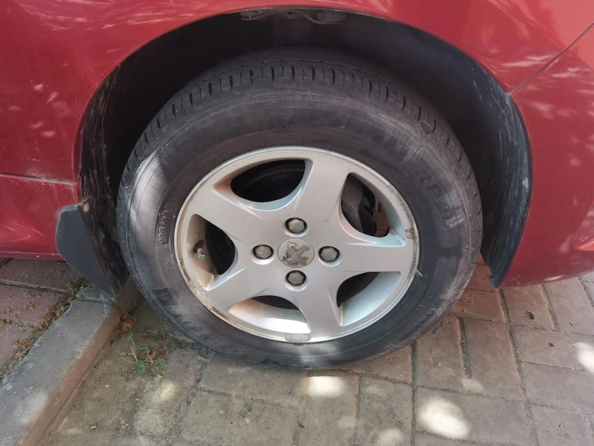Peugeot 207 2011 Sedan 1.4L Manual Yule Edition — миниатюра 8