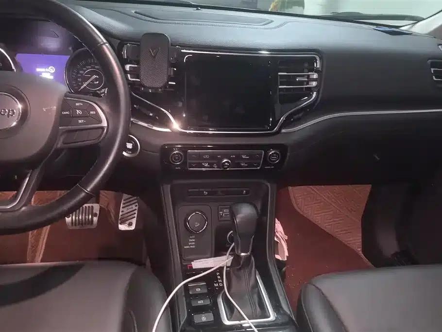 Grand Commander 2018 2.0T 4WD Enjoy Edition (National V Emission Standard) — миниатюра 16