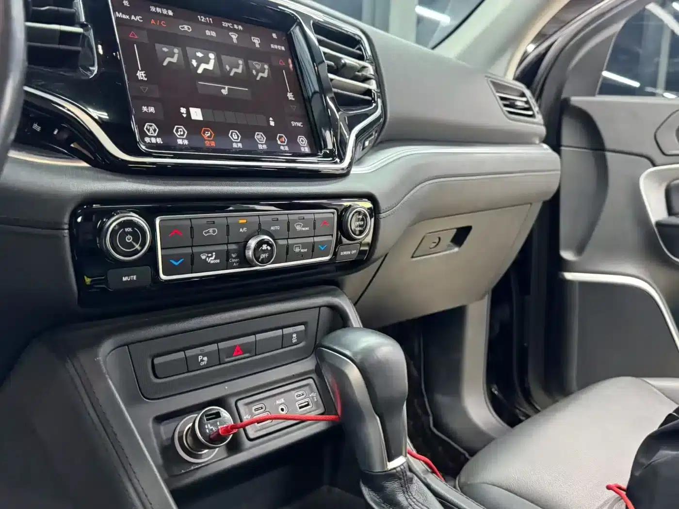 Grand Commander 2020 2.0T 2WD Elite Edition — миниатюра 9