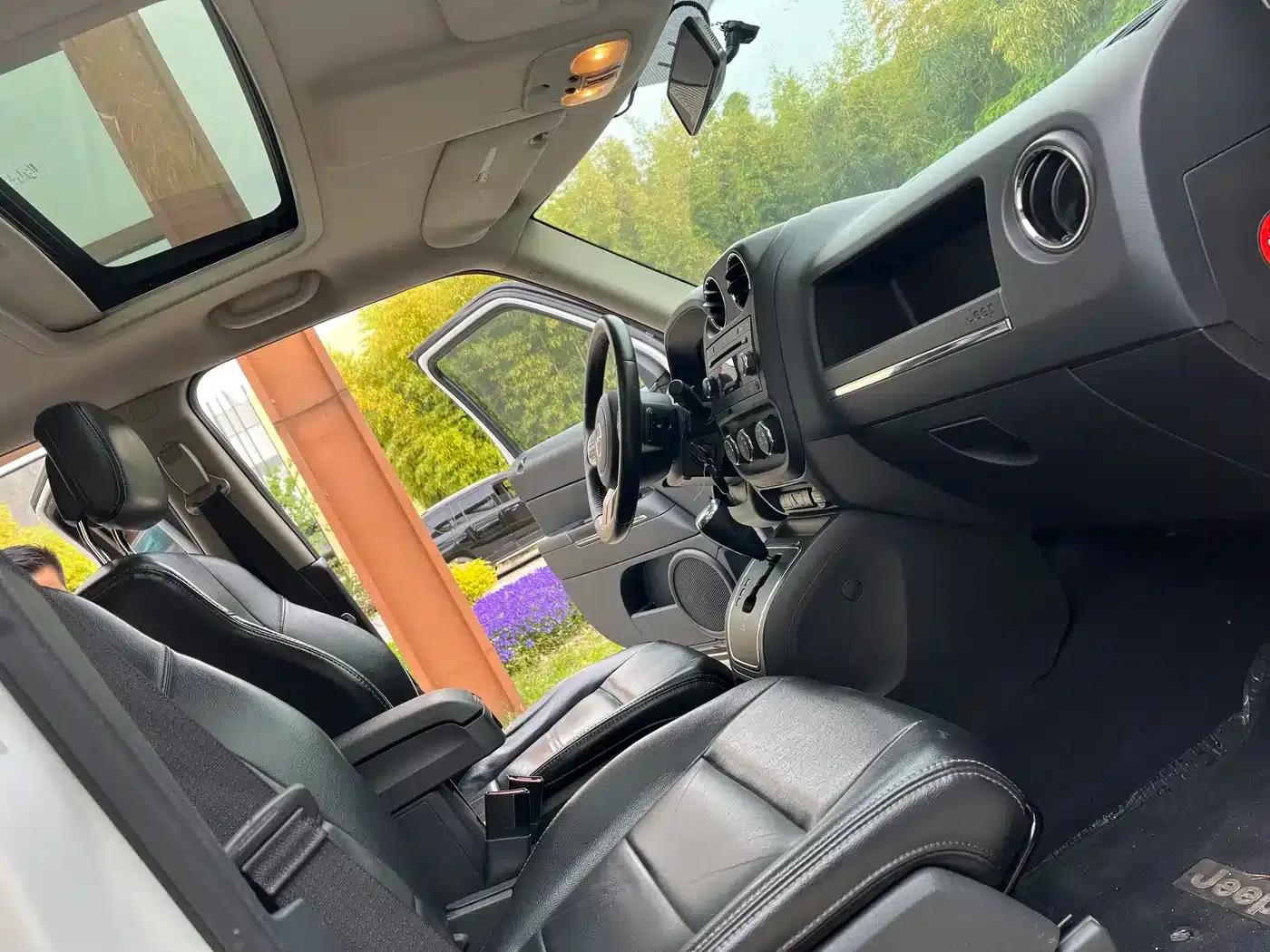 2014 Jeep Patriot 2.4L Serpentine Limited Edition — миниатюра 11