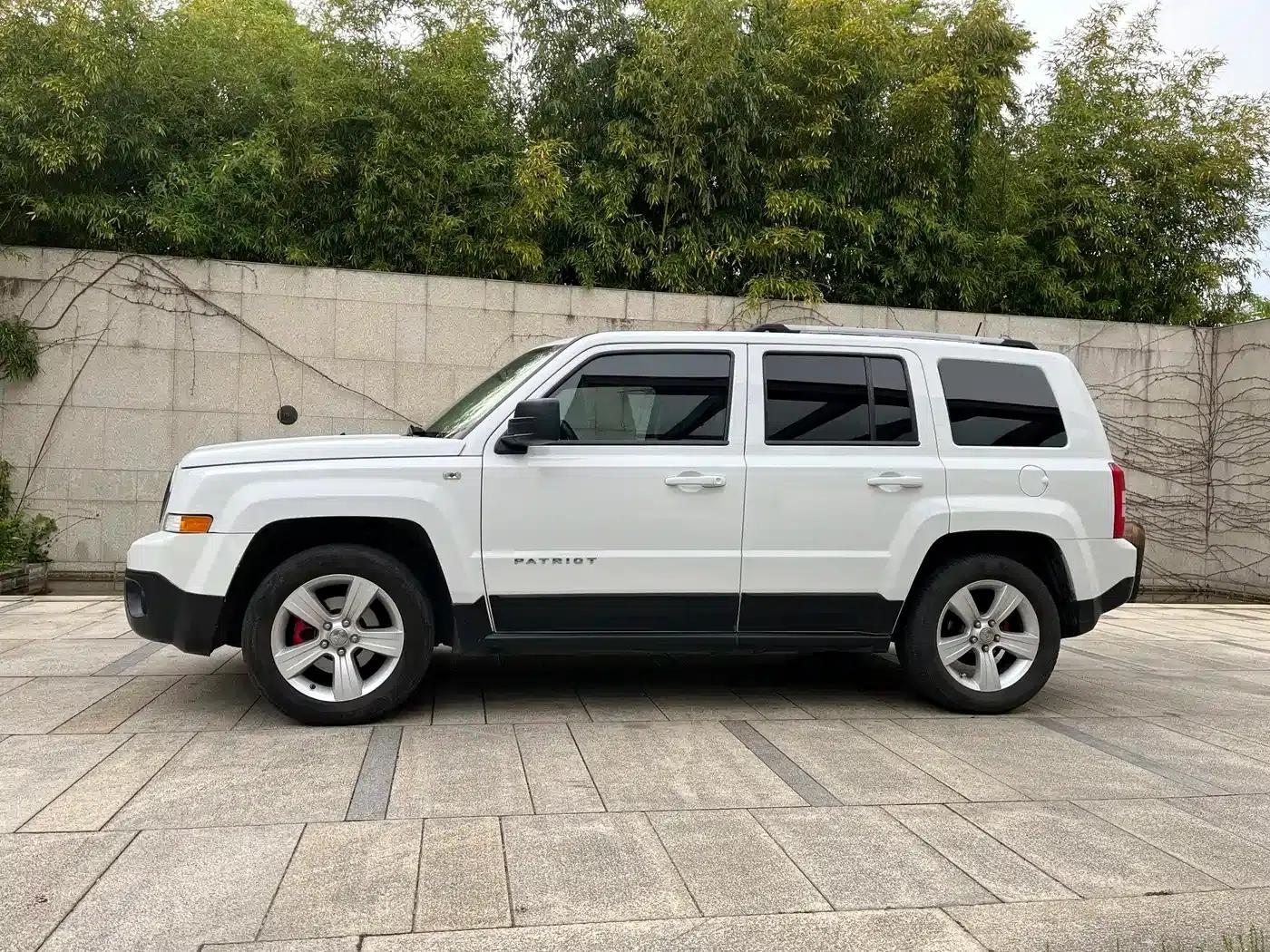 2014 Jeep Patriot 2.4L Serpentine Limited Edition — миниатюра 5